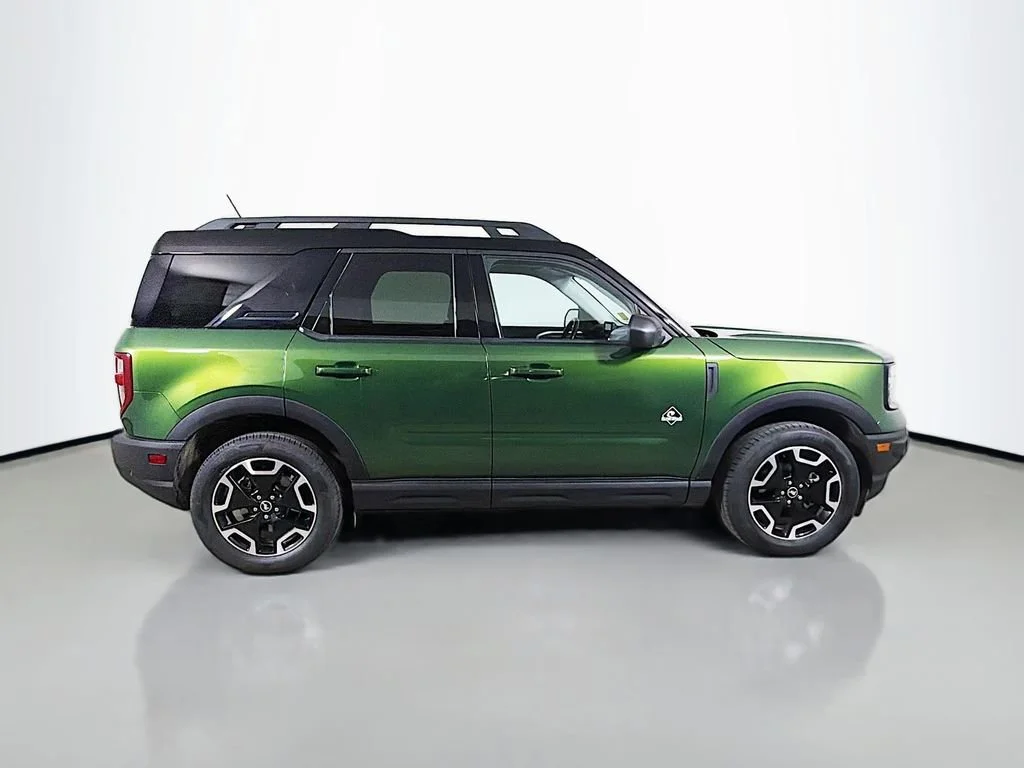 Used 2023 Eruption Green Ford Outer Banks image 5