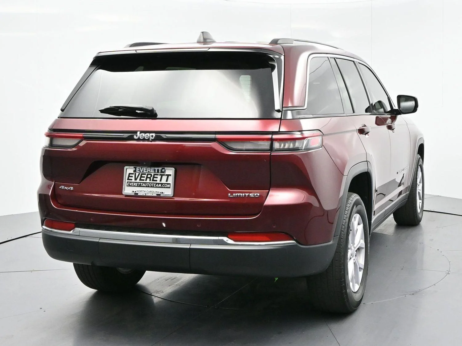 Used 2022 Red Jeep Limited image 6