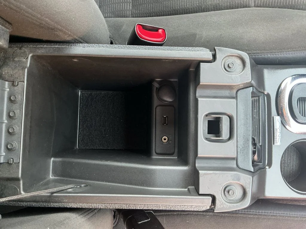 Used 2010 Red Ford XLT image 26
