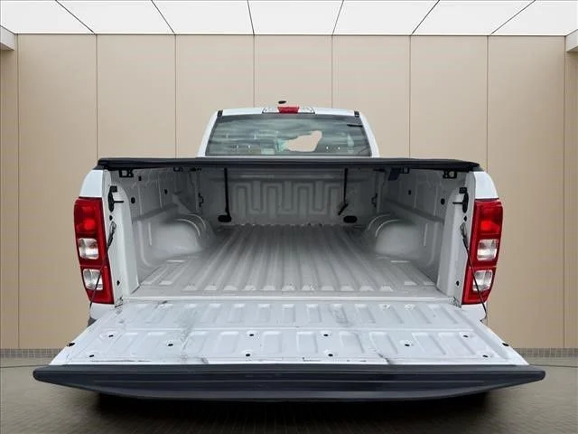 Used 2020 White Ford XL image 16