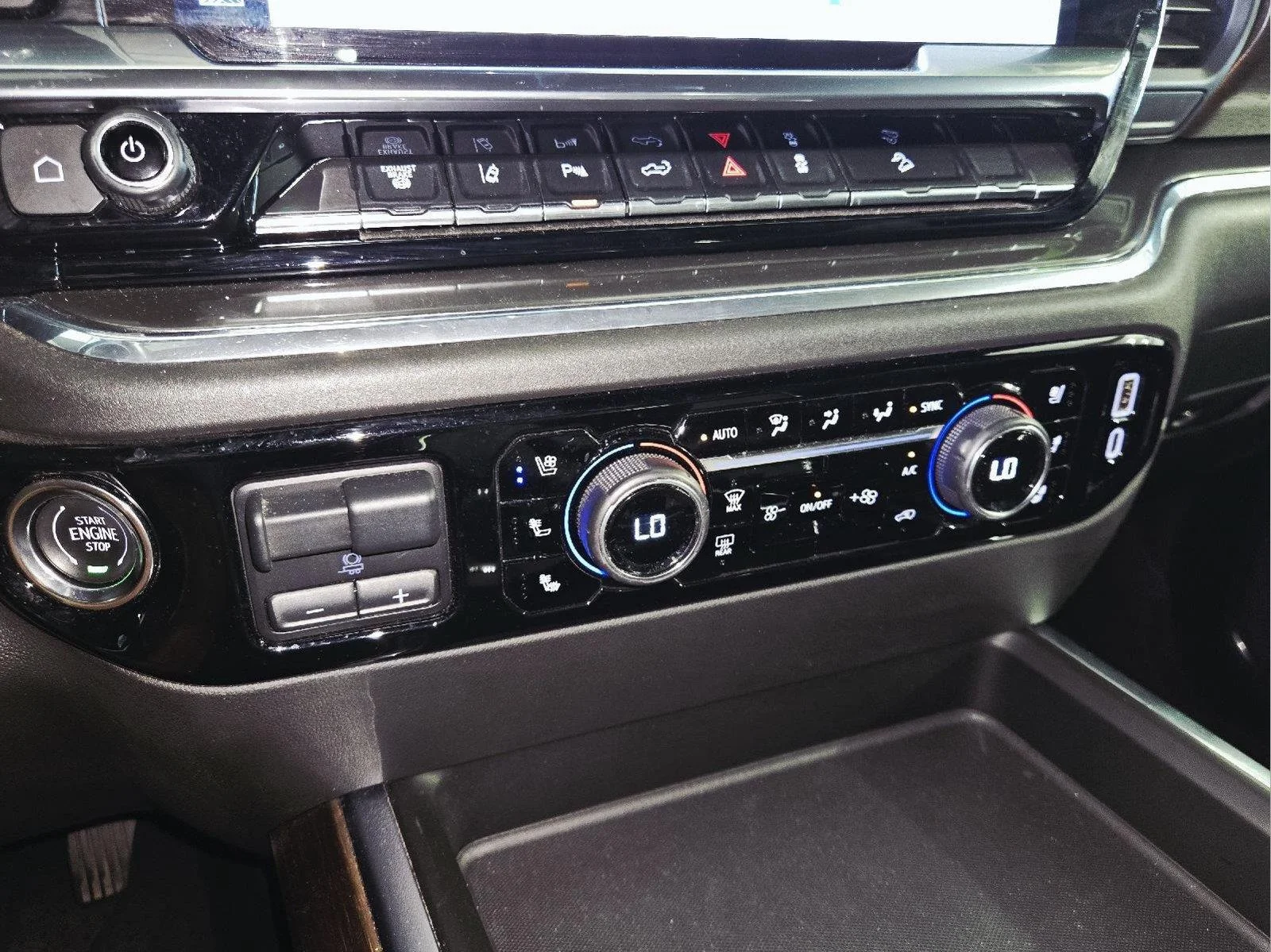 Used 2024 Black Chevrolet High Country image 30