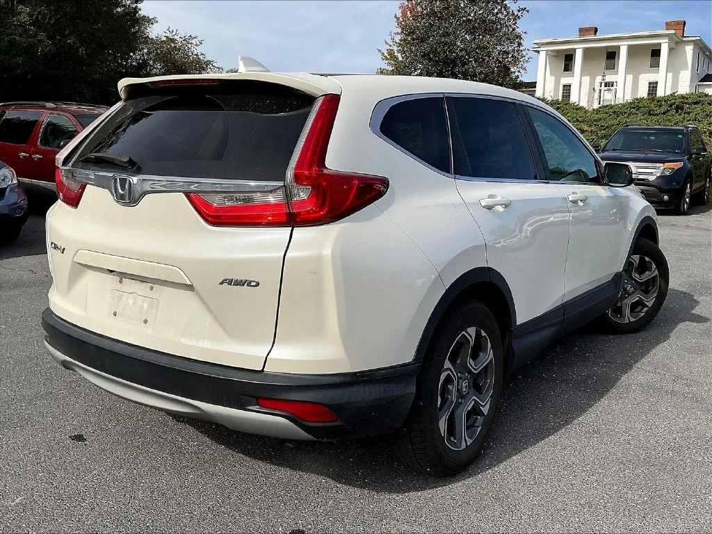 Used 2018 White Diamond Pearl Honda EX image 4