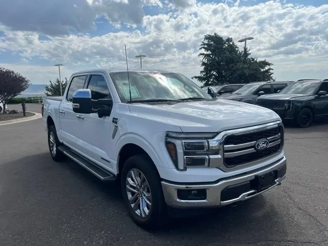 Used 2025 Oxford White Ford LARIAT image 4