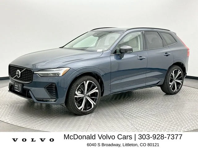 2024 Volvo XC60 B5 Ultimate Dark Theme