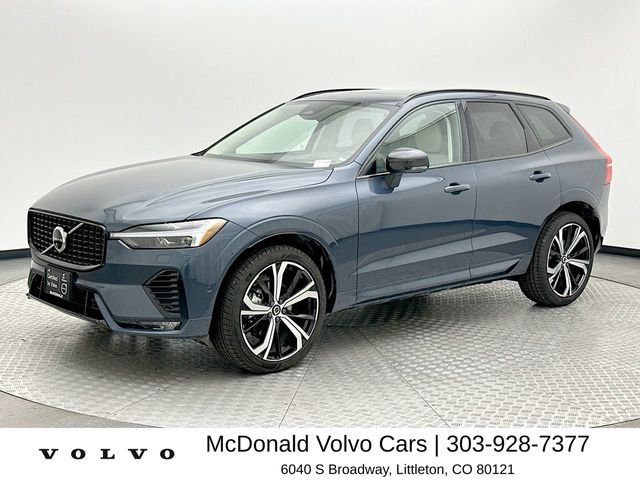 2024 Volvo XC60 B5 Ultimate Dark Theme