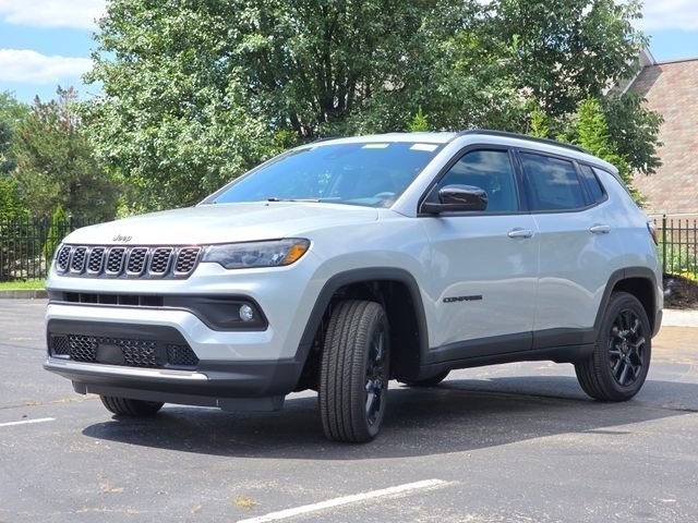 New 2026 Silver Zynith Metallic Clear-Coat Exterior Paint Jeep Latitude image 21