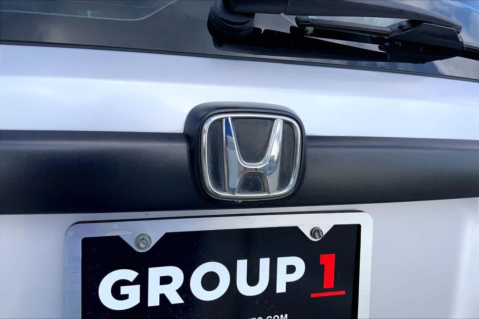 Used 2009 Alabaster Silver Metallic Honda LX image 9