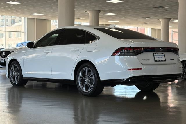 Certified Used 2023 Platinum White Pearl Honda EX-L image 9
