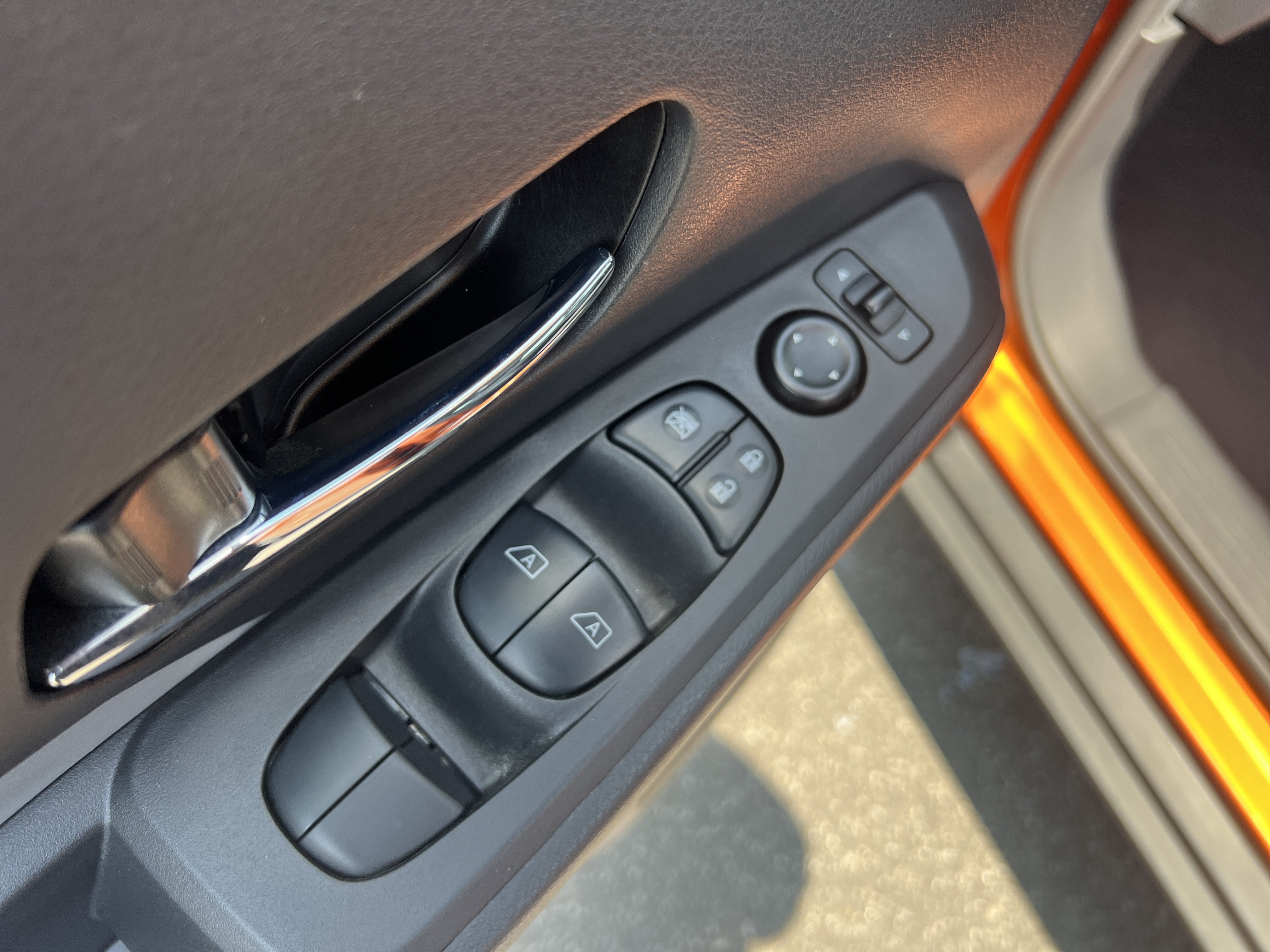 Certified Used 2021 Monarch Orange/Super Black Nissan SR image 20