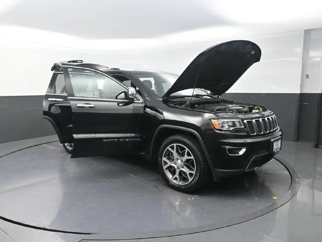 Used 2019 Black Jeep Limited image 32
