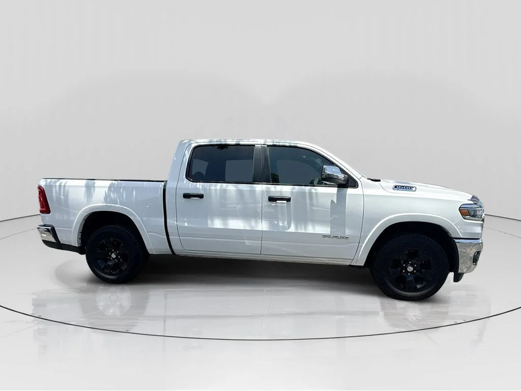Used 2025 White Ram Big Horn/Lone Star image 8