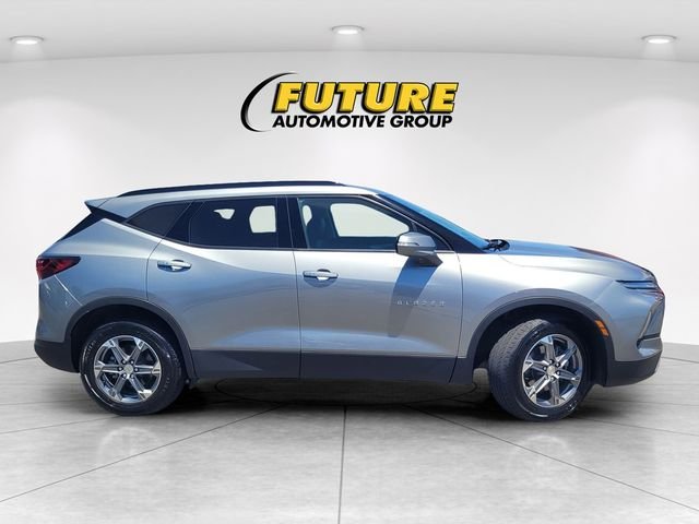 Used 2023 Gray Chevrolet LT image 3