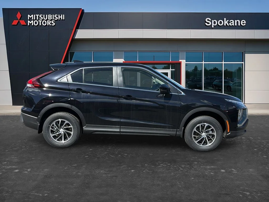 New 2026 Labrador Black Pearl Mitsubishi ES image 8