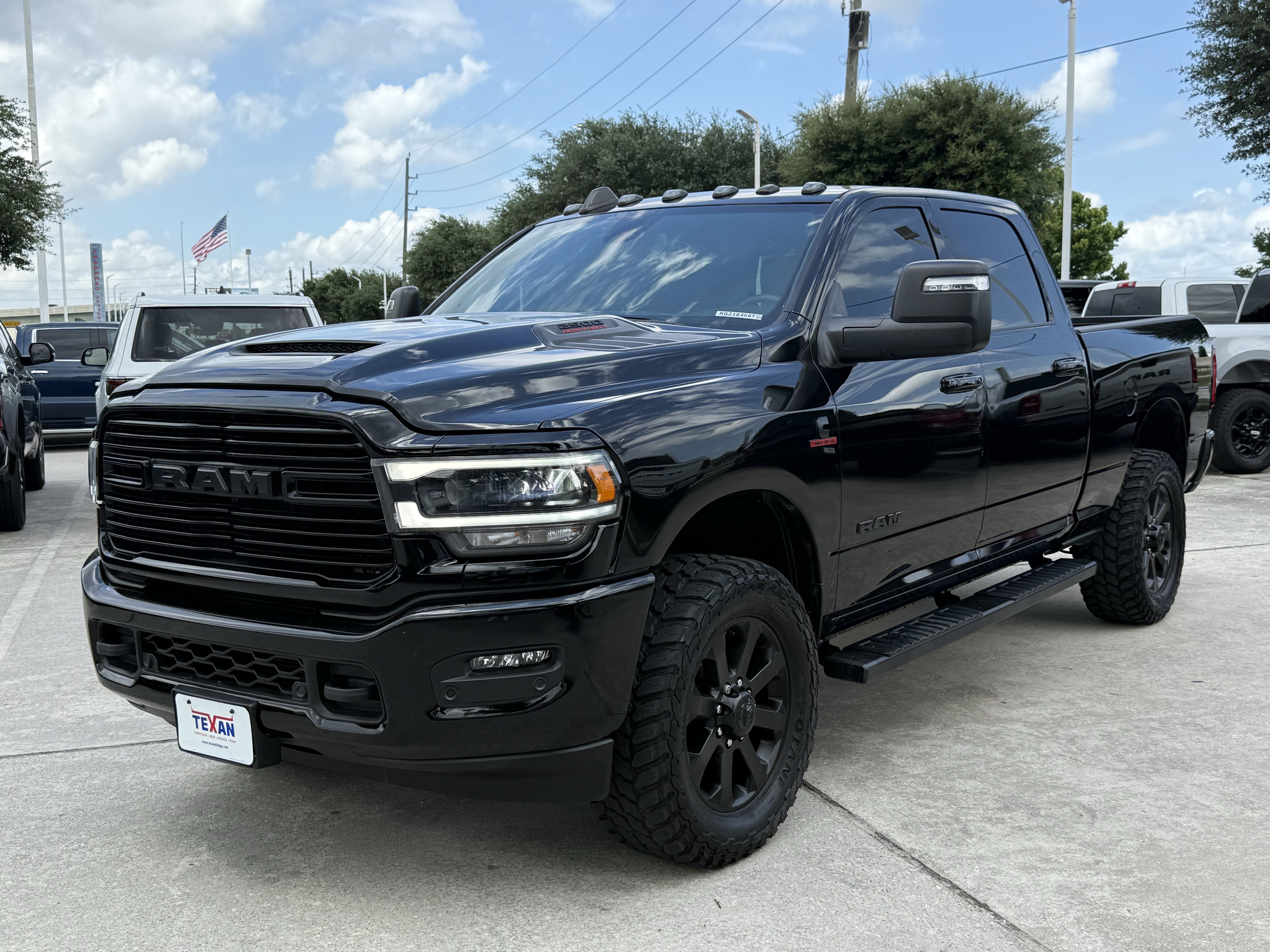 Used 2024 Diamond Black Crystal Pearlcoat Ram Laramie image 8