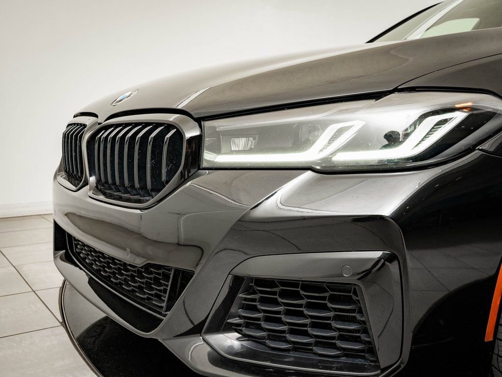 Used 2023 Black Sapphire Metallic BMW 540i xDrive image 3
