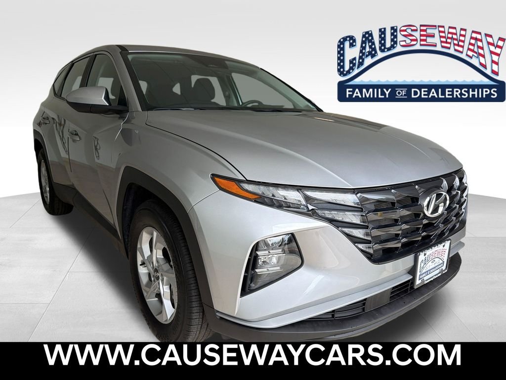 Used 2024 Shimmering Silver Hyundai SE image 1