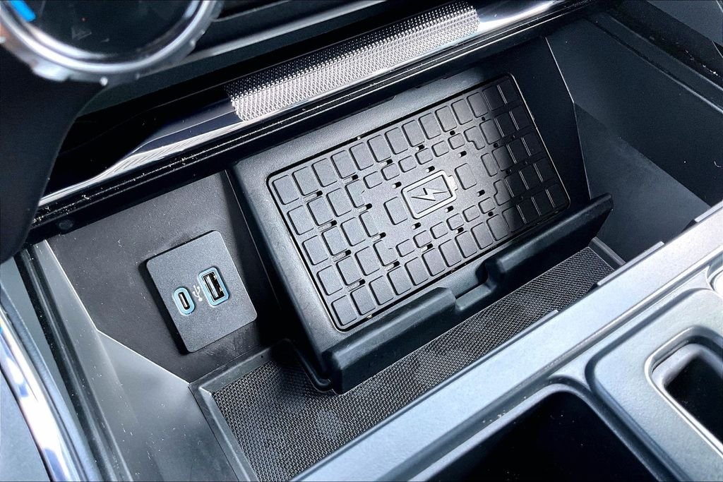 Used 2024 Black Metallic Ford Lariat image 22