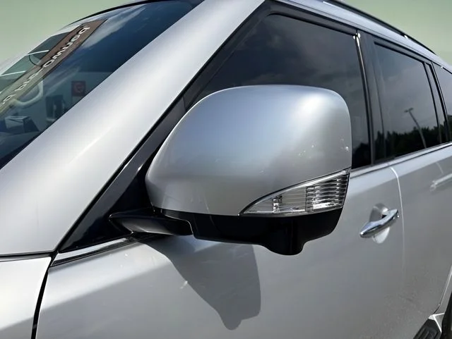Used 2023 Silver Nissan SL image 18