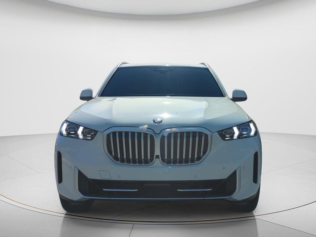 New 2026 Alpine White BMW sDrive40i image 2