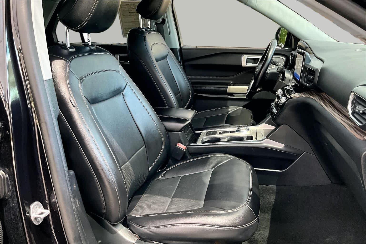 Used 2021 Agate Black Metallic Ford Limited image 9