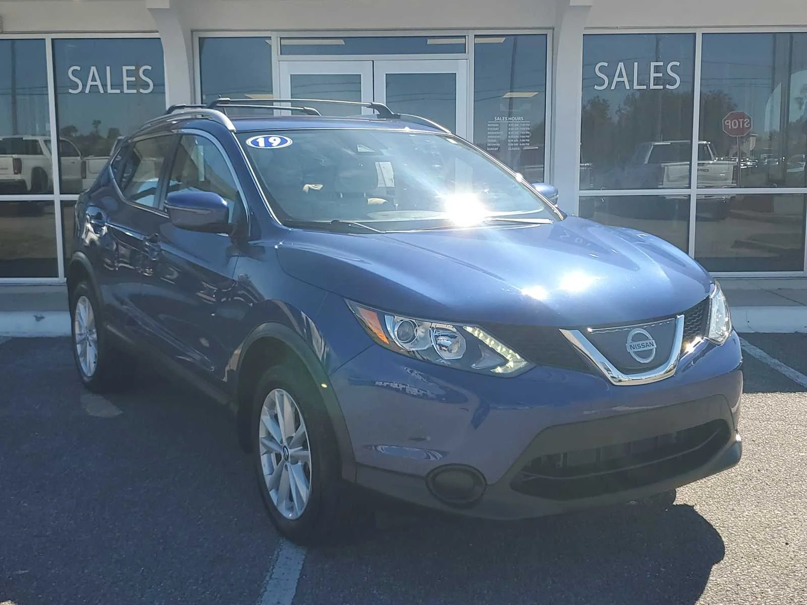Used 2019  Nissan SV image 9