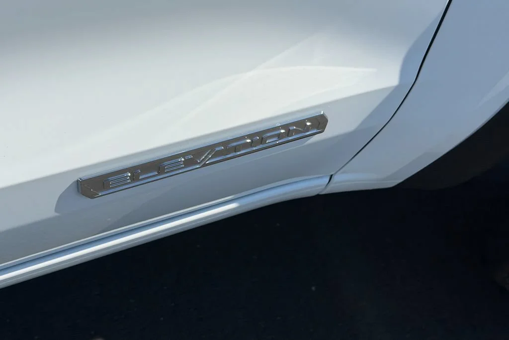 New 2026 Summit White GMC Elevation image 5