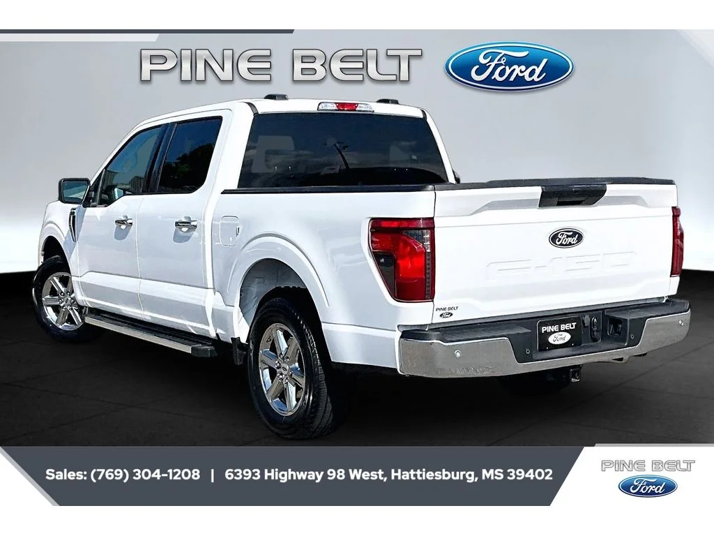 Used 2025 Oxford White Ford XLT image 2
