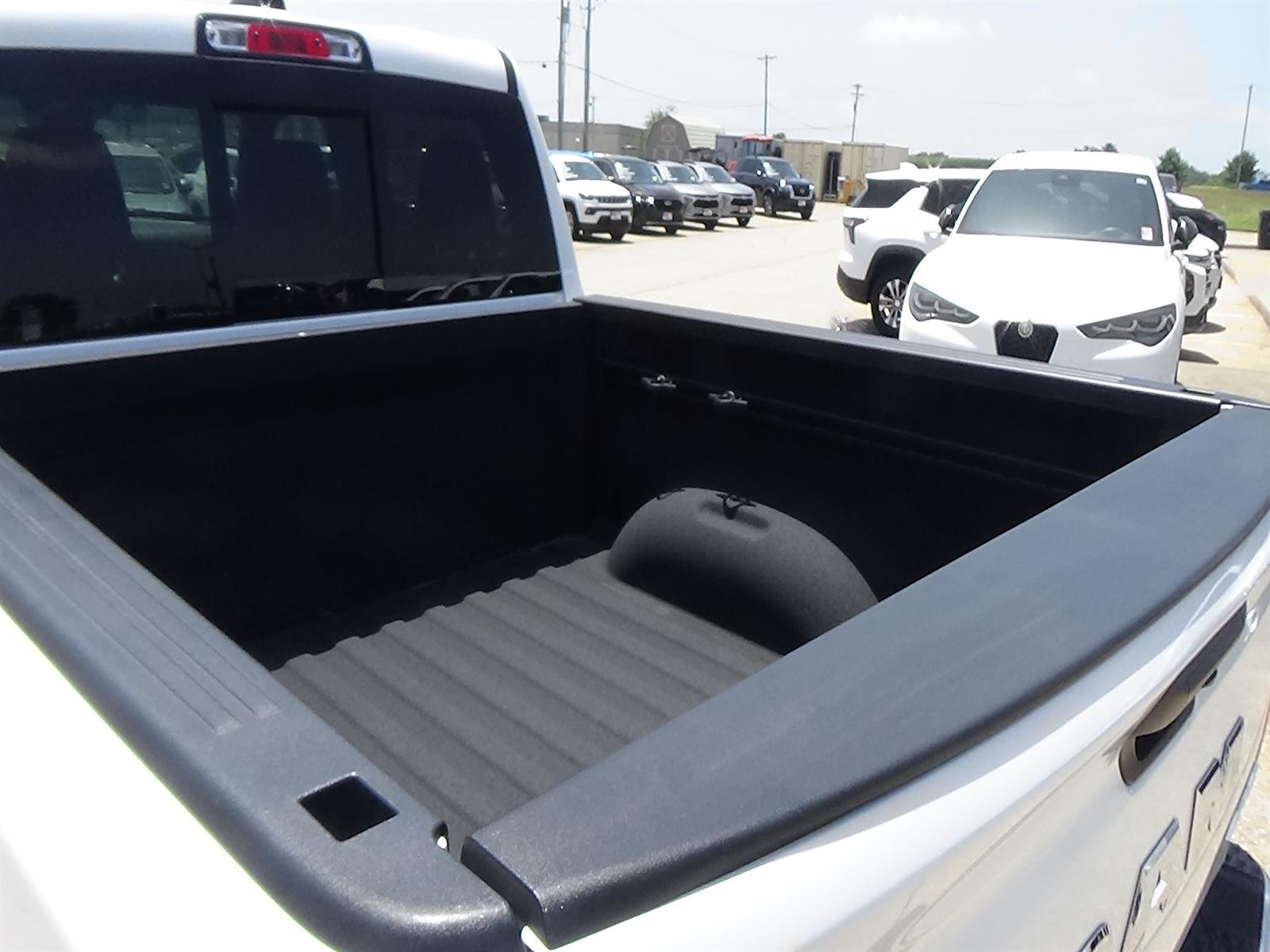 Used 2025 Bright White Clear Coat (pw7) RAM Big Horn image 10