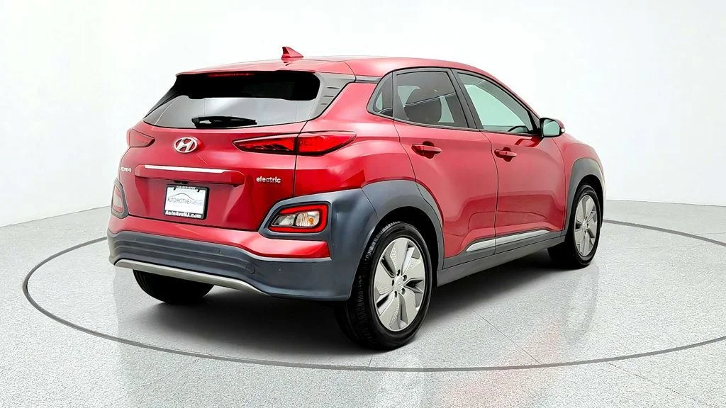 Used 2021 Pulse Red Hyundai Ultimate FWD image 5