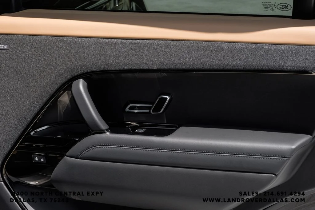 Certified Used 2024 SV Bespoke Match to Sample in Gloss Finish Land Rover Autobiography image 52