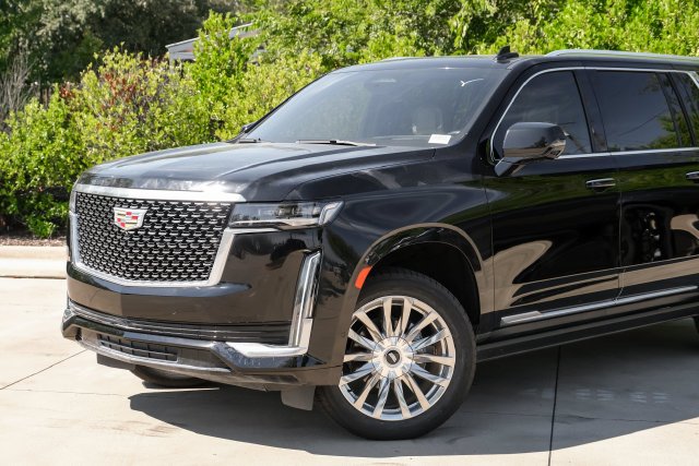 Used 2022 Black Cadillac Premium image 5
