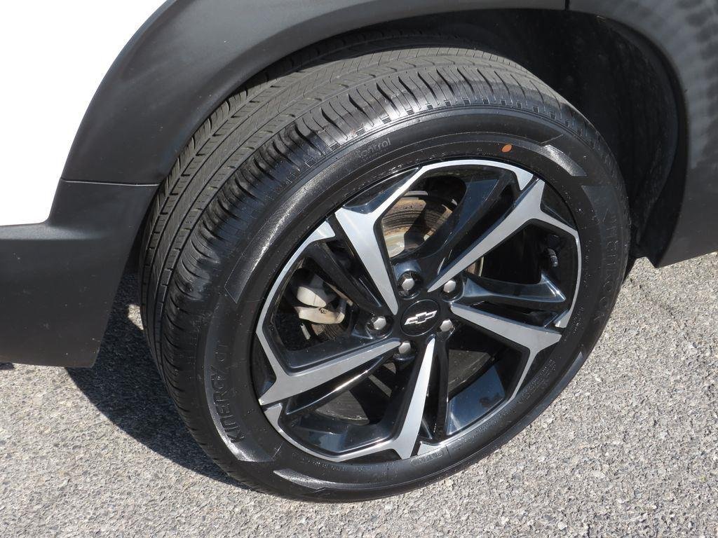 Used 2022 Summit White Chevrolet RS image 10