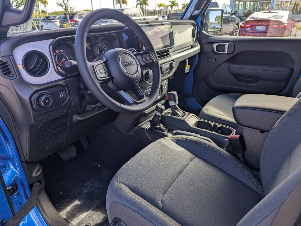 New 2026 Hydro Blue Pearl-Coat Exterior Paint Jeep Sport S image 12