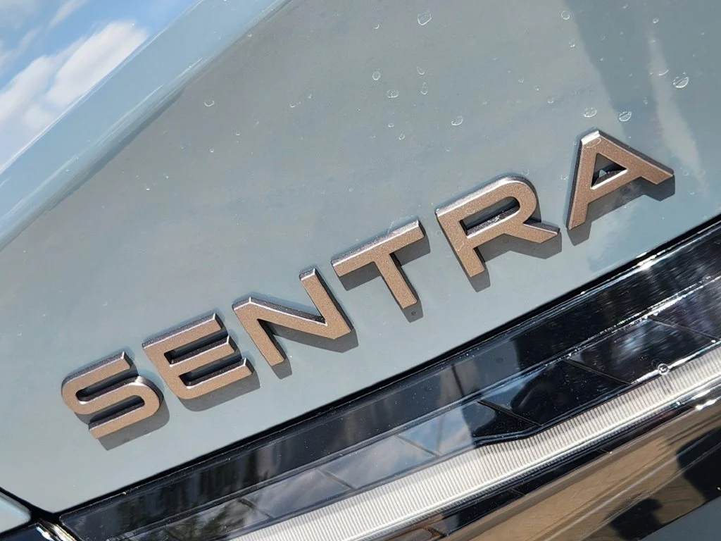New 2027 Atlantic Gray Metallic Nissan SV image 7