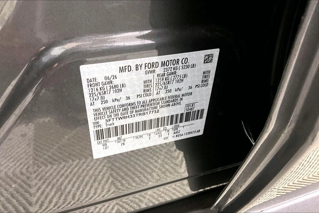 New 2026 Carbonized Gray Metallic Ford XLT image 12