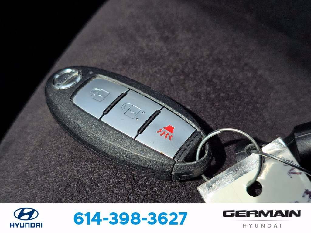Used 2020 Blue Nissan S image 34