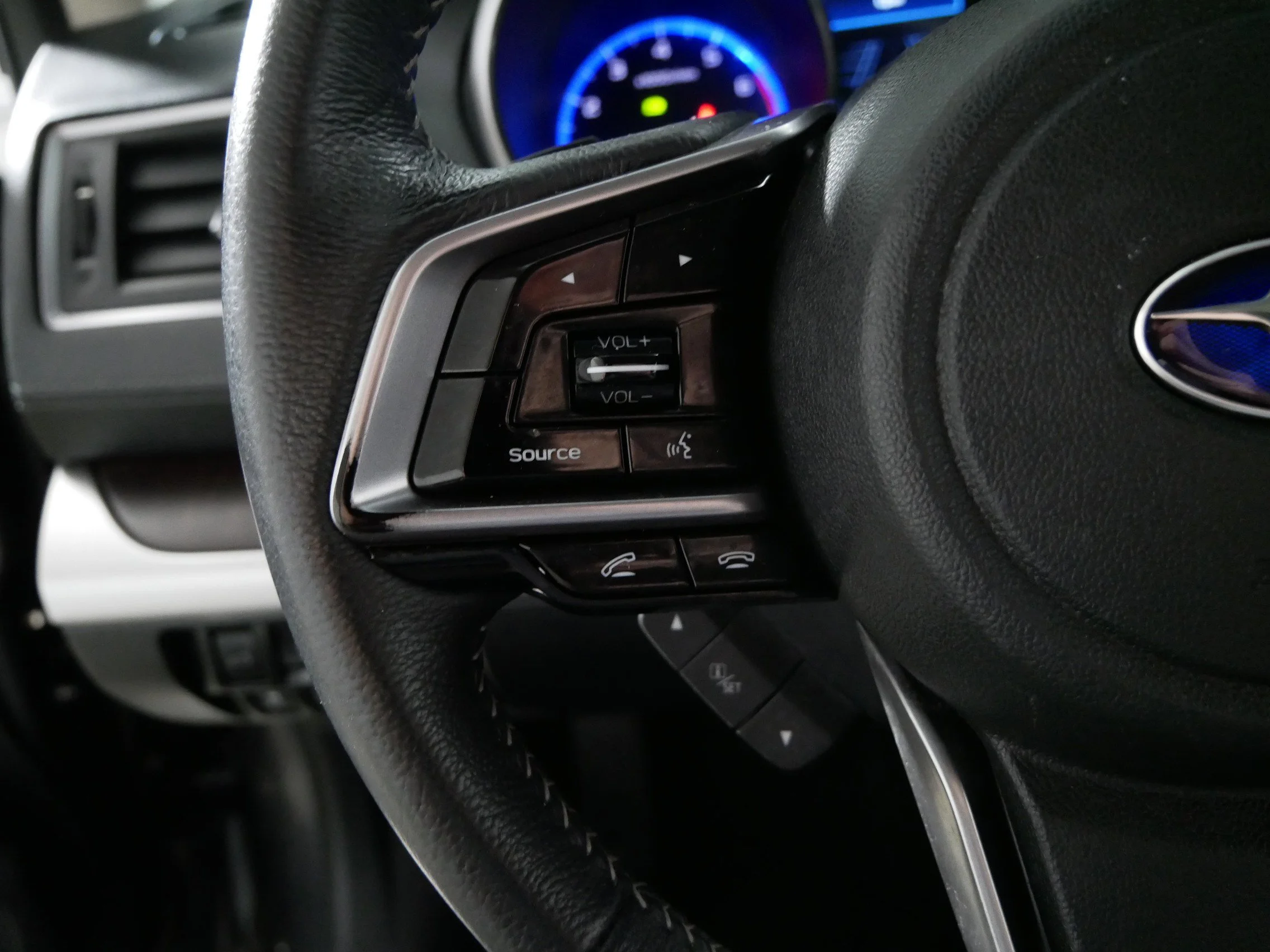 Used 2019 Magnetite Gray Metallic Subaru Limited image 28