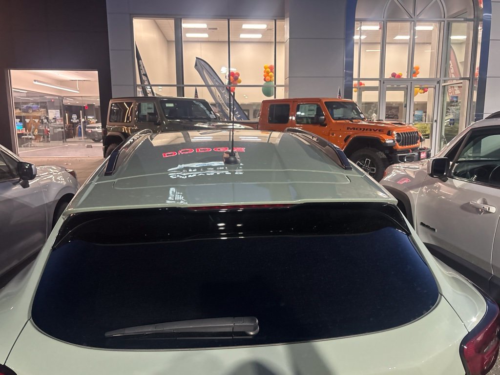 Used 2025 Green Chevrolet ACTIV image 9
