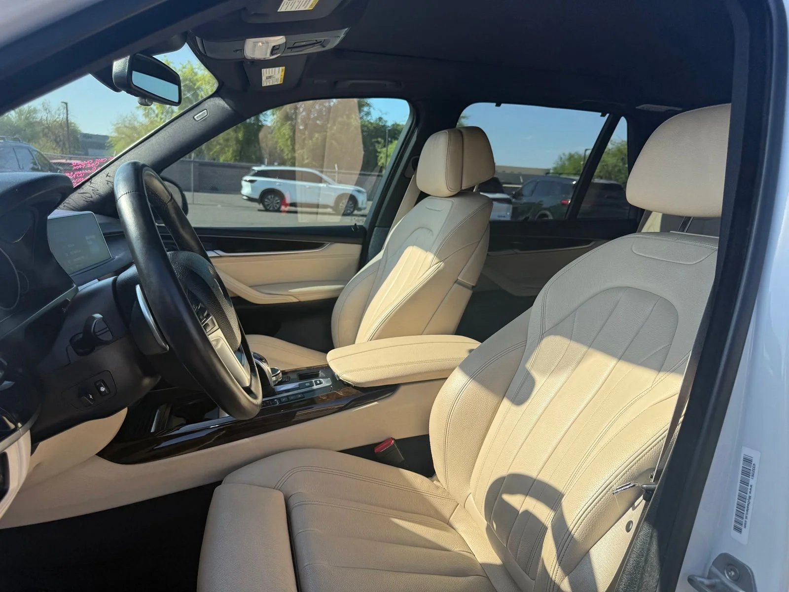Used 2018 White Metallic BMW xDrive50i image 11