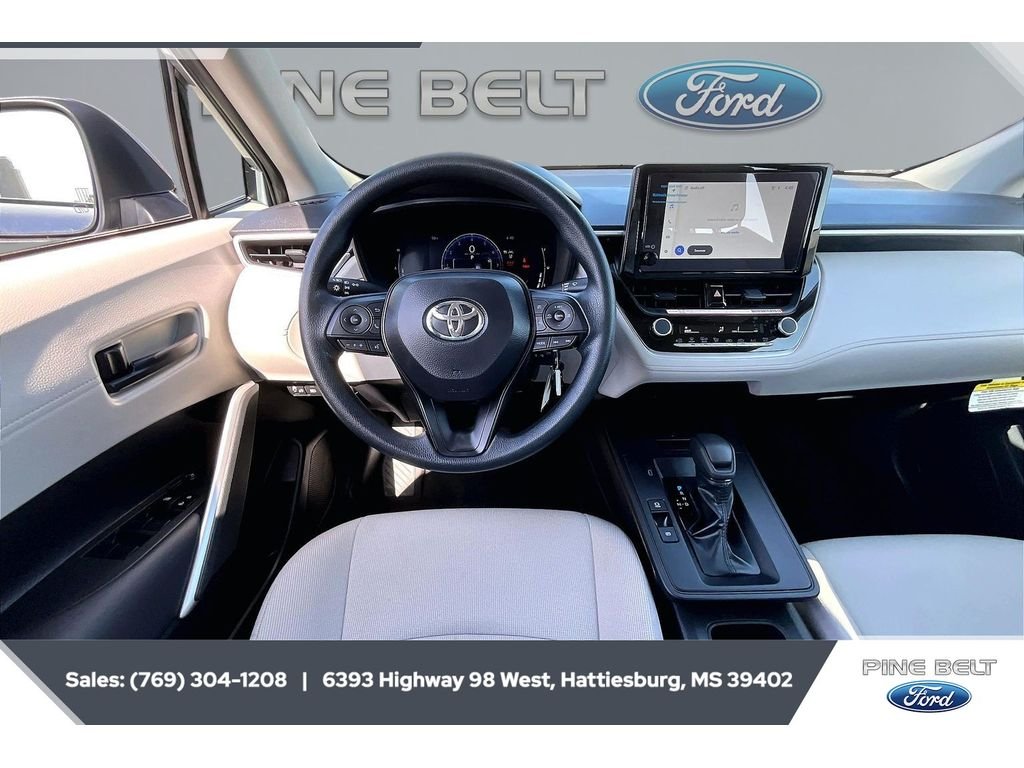 Used 2026 Sonic Silver Toyota L image 6