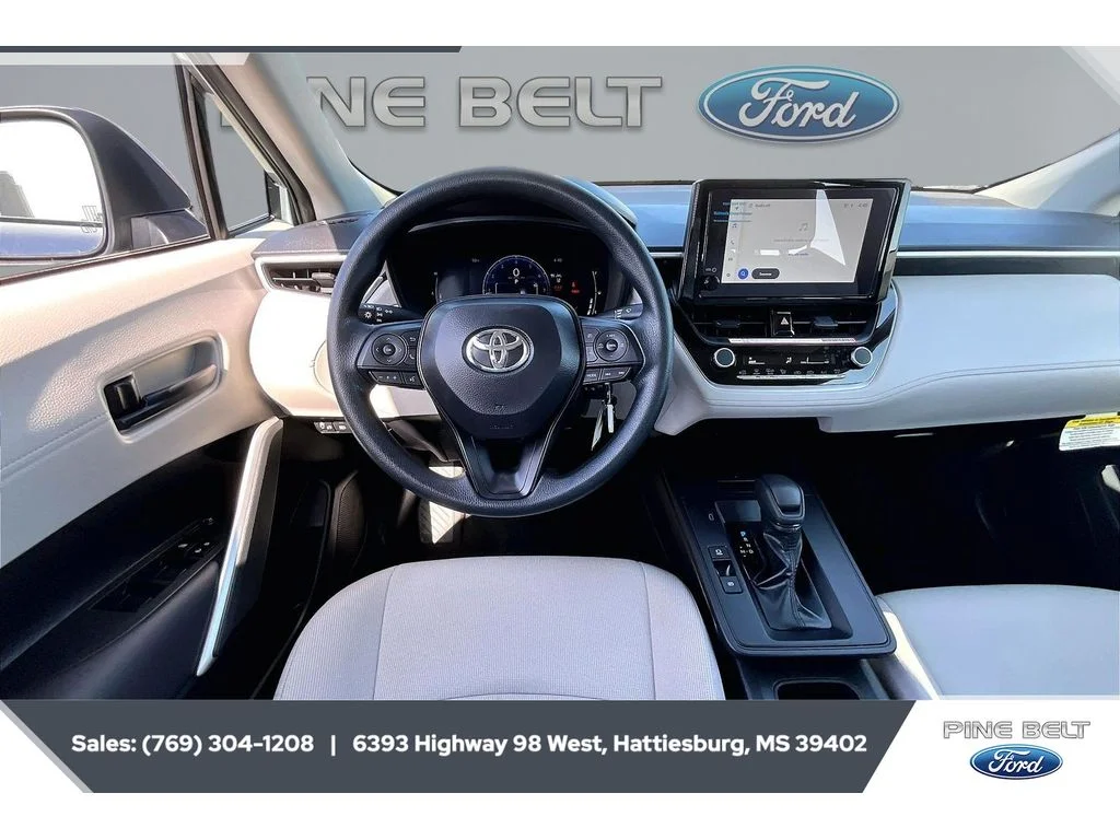 Used 2026 Sonic Silver Toyota L image 6