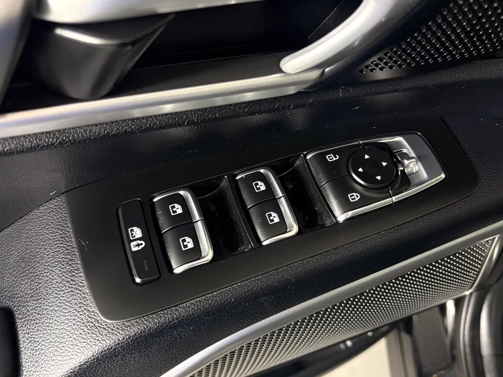 Used 2022 Black Kia S image 14