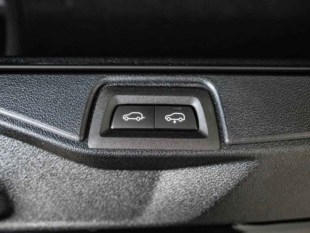 New 2027 Black Sapphire Metallic BMW xDrive40i image 22