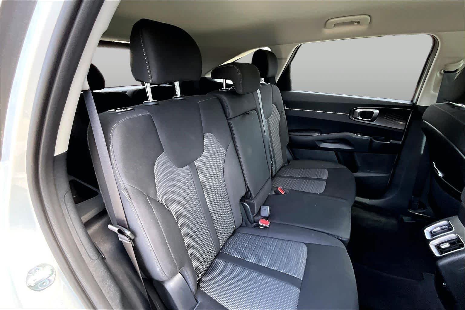 New 2026 Ivory Silver Kia LX image 18