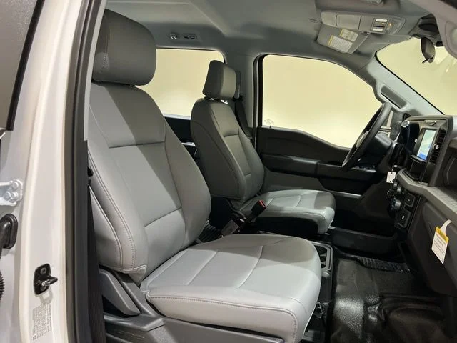 New 2026 Oxford White Ford F-250® XL image 21