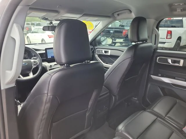 Used 2023 Silver Ford XLT image 13