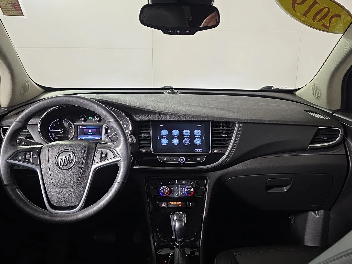 Used 2019 White Frost Tricoat Buick Essence image 25