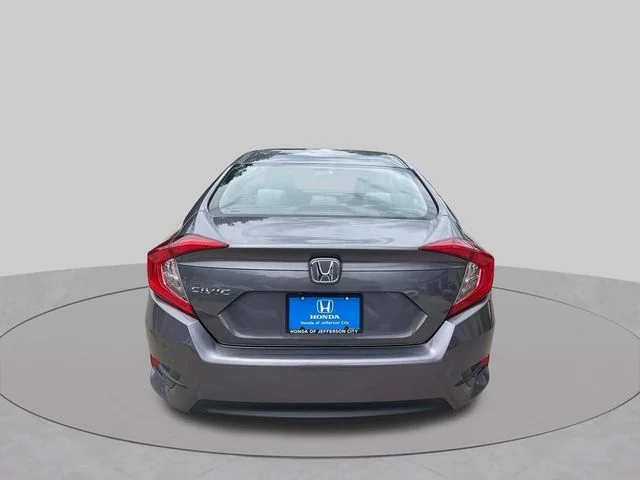 Used 2017  Honda LX image 5