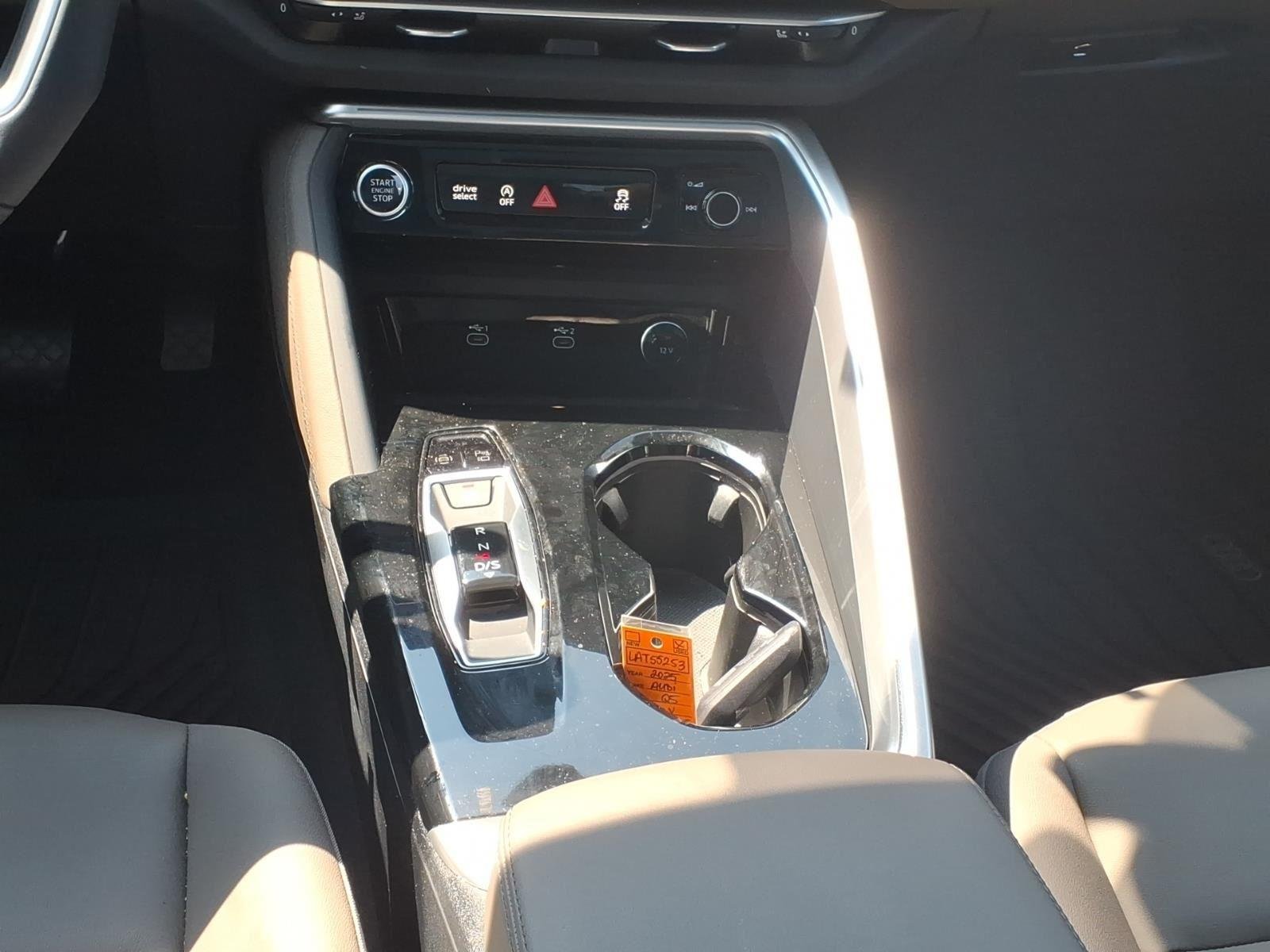 Used 2025 Arkona White Audi Premium image 17