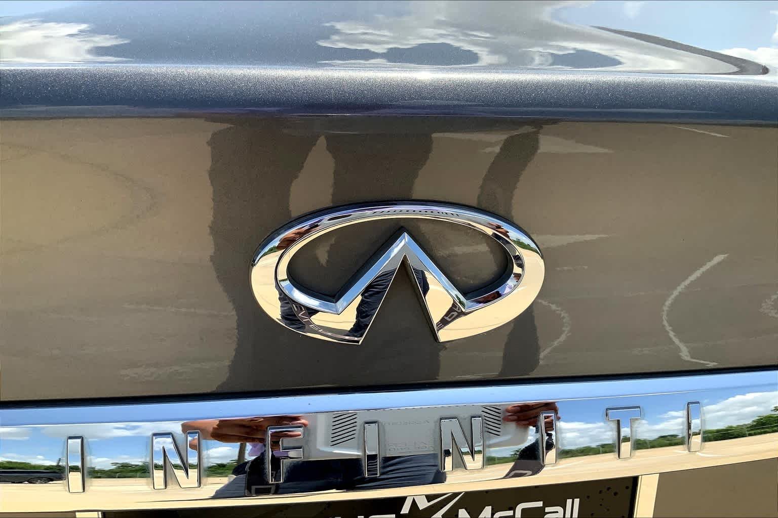 Used 2018 Graphite Shadow INFINITI 2.0t PURE image 30